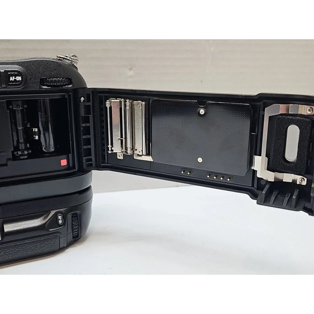 Nikon F100 35mm SLR Film Camera Black Body With Extras (For Parts/repair)...read